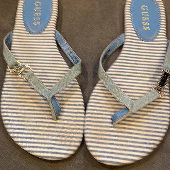 Guess - Picture 4 of 4